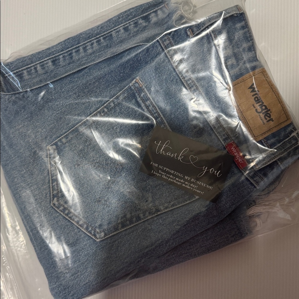 WRANGLER X URBAN OUTFITTERS - Hi Bells Light Blue Wash  Jeans Size 28 - Picture 13 of 13